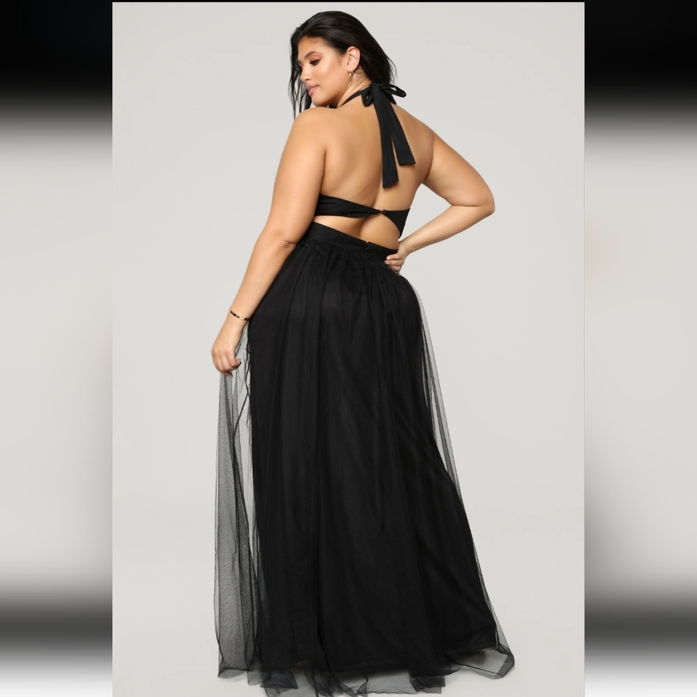 Fashion Nova Dress 🖤 - Picture 3 of 16